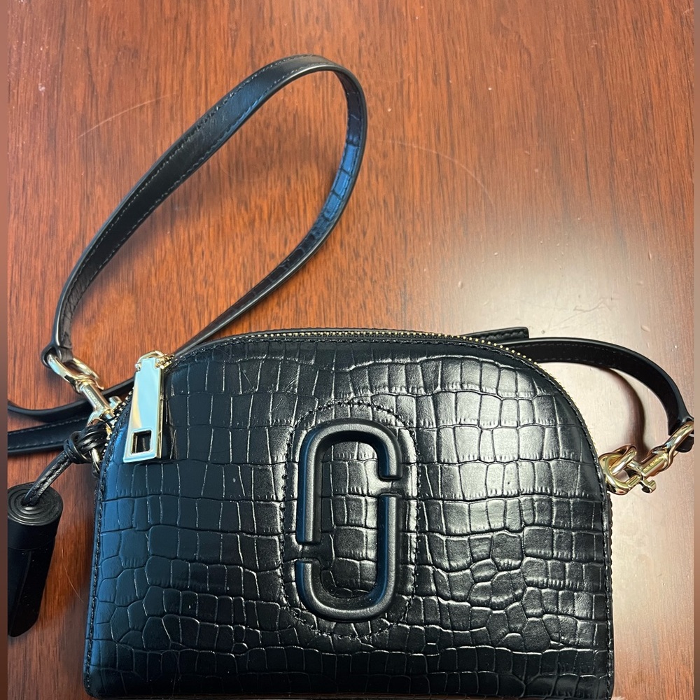 Marc Jacobs Shutter Crossbody Bag embossed leather Black NEW